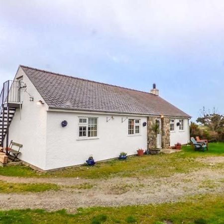 Ty Woods Cottage Rhoscolyn Exterior photo